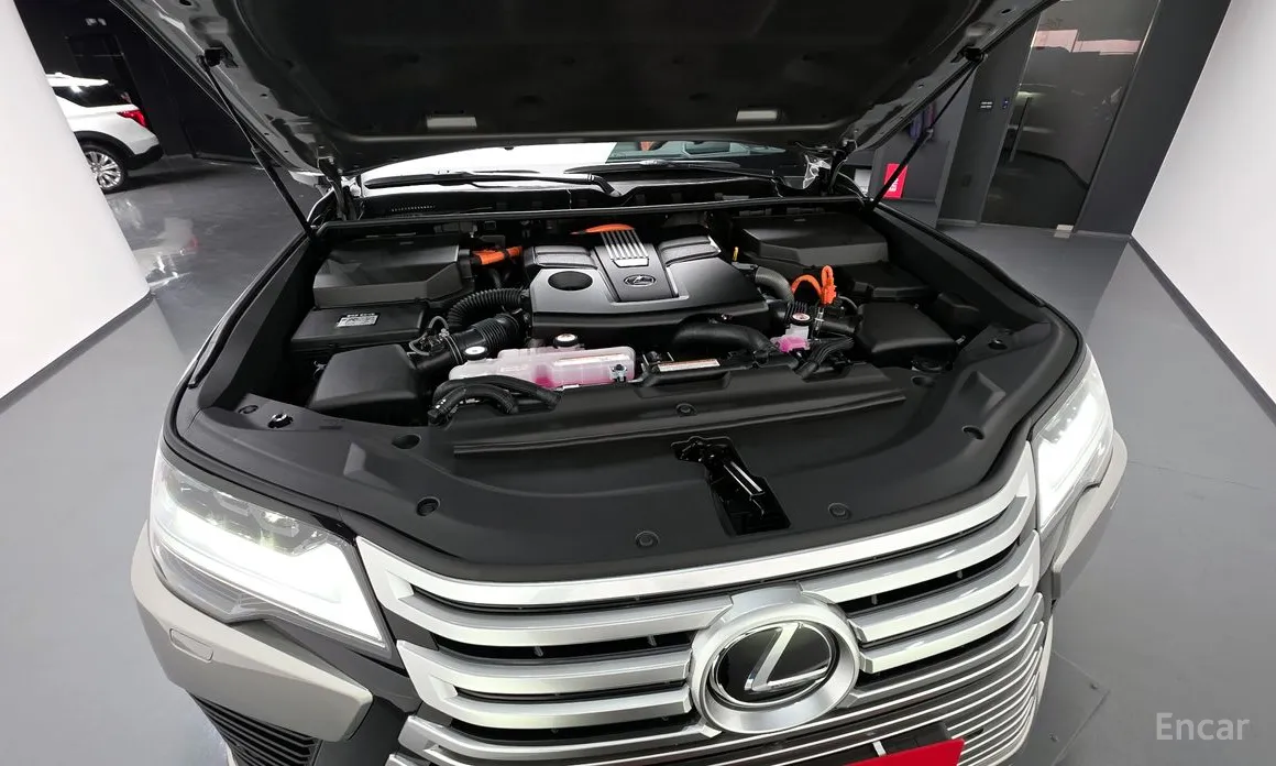 Фото 6 - Lexus LX