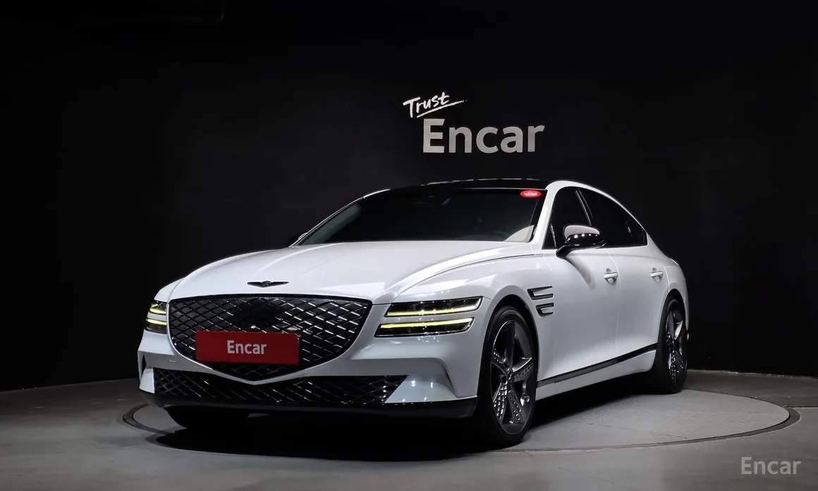 Фото 1 - Genesis G80