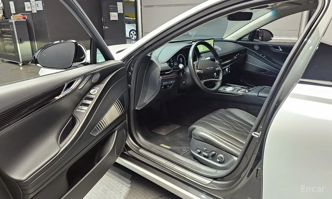 Фото 11 - Genesis G80