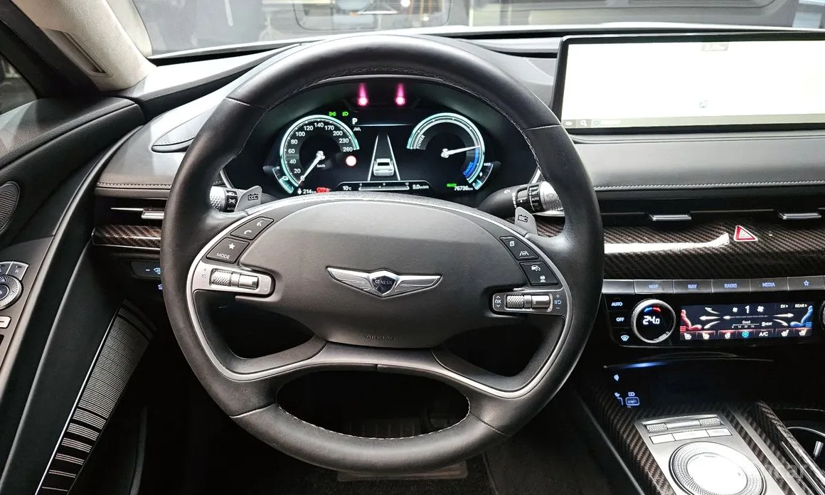 Фото 13 - Genesis G80