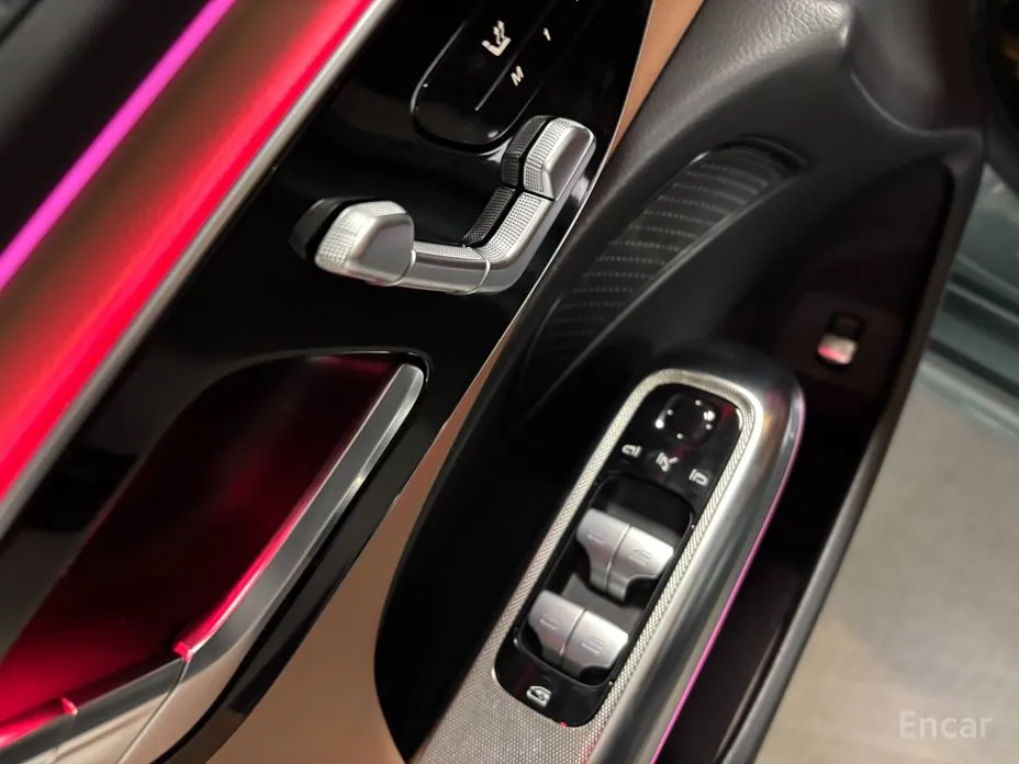 Фото 10 - Mercedes-Benz E-Class