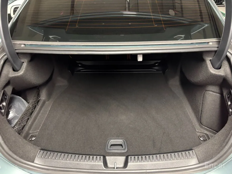 Фото 8 - Mercedes-Benz E-Class