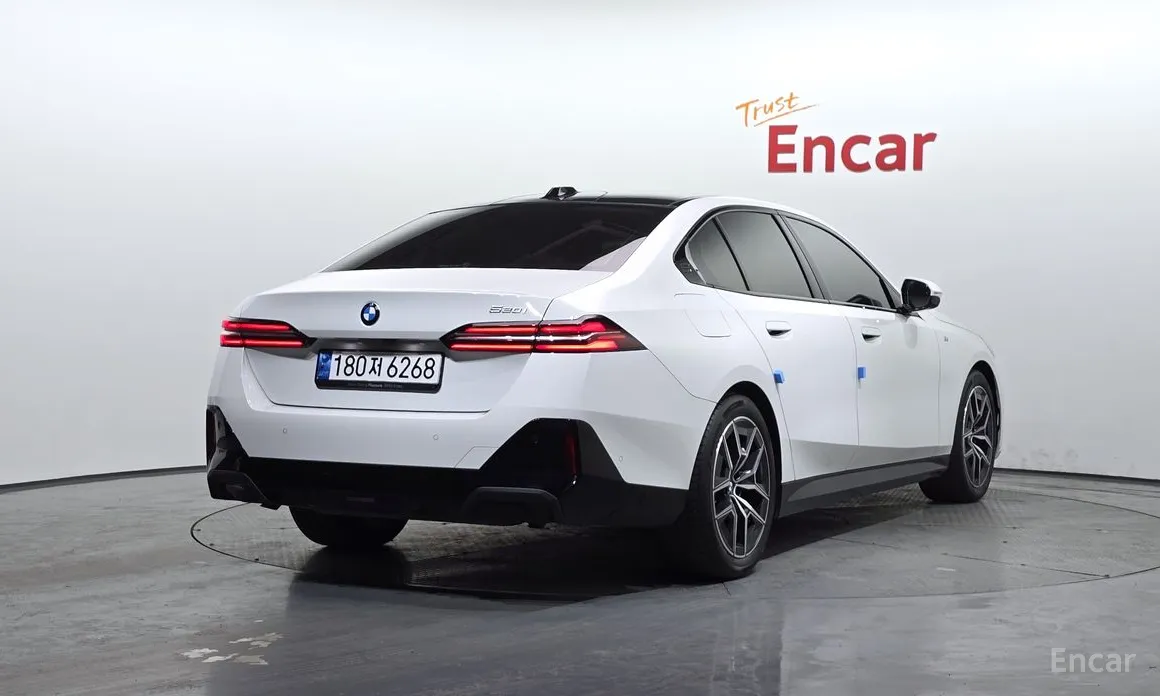 Фото 2 - BMW 5 Series