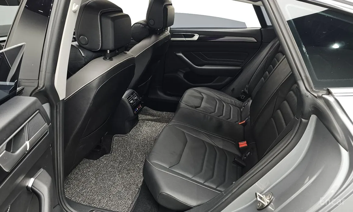 Photo 12 - Volkswagen Arteon