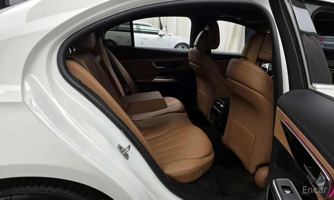 Фото 12 - Mercedes-Benz E-Class