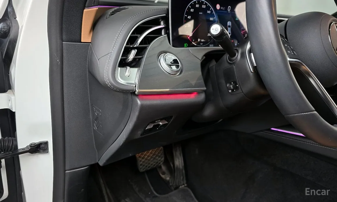 Фото 17 - Mercedes-Benz E-Class