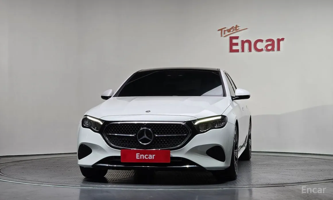 Фото 3 - Mercedes-Benz E-Class