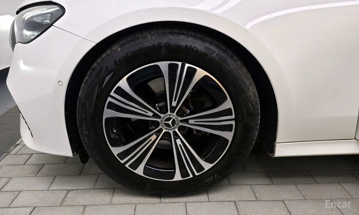 Фото 5 - Mercedes-Benz E-Class