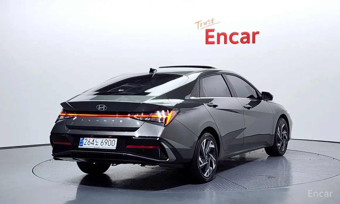 Фото 2 - Hyundai Avante