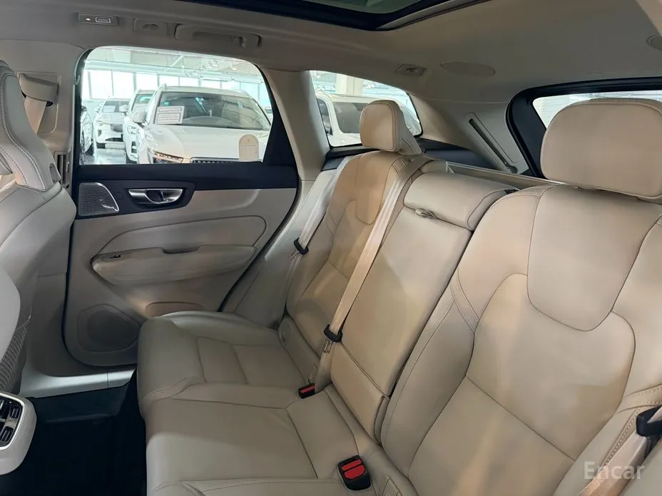 Фото 11 - Volvo XC60