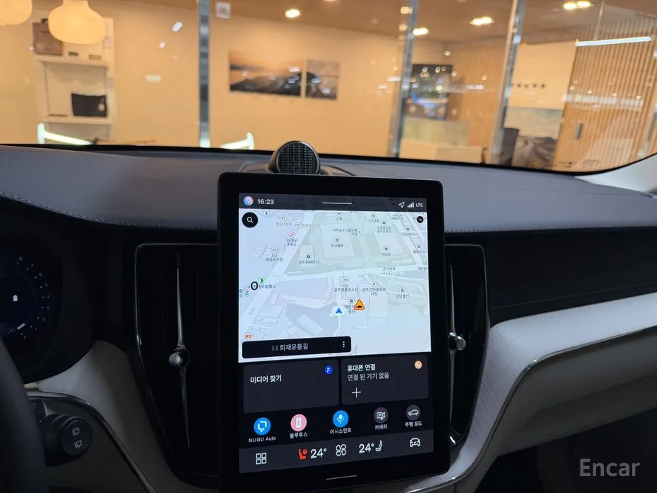 Фото 14 - Volvo XC60