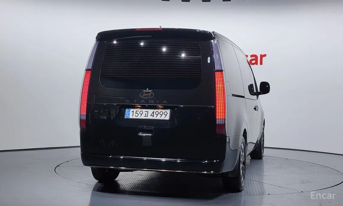 Фото 4 - Hyundai Staria