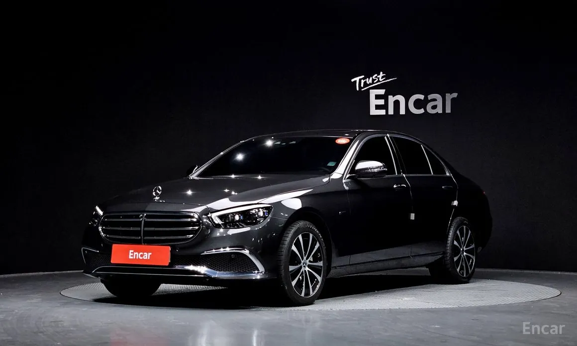 Фото 1 - Mercedes-Benz E-Class