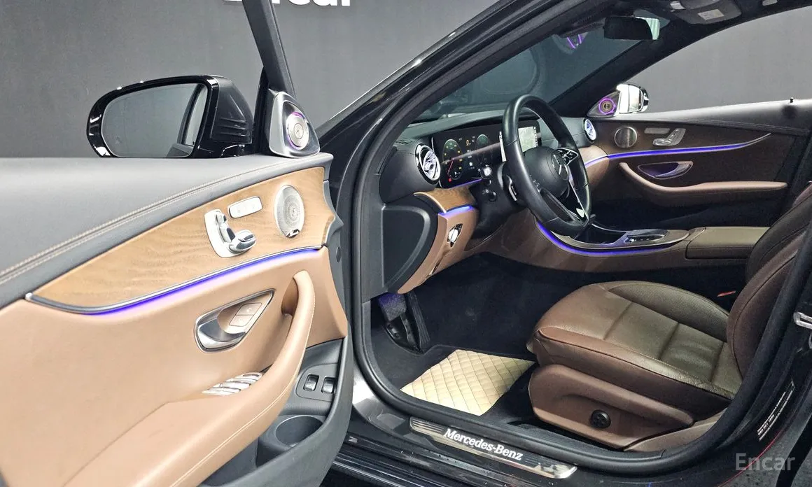 Фото 10 - Mercedes-Benz E-Class