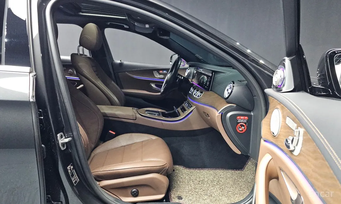 Фото 11 - Mercedes-Benz E-Class