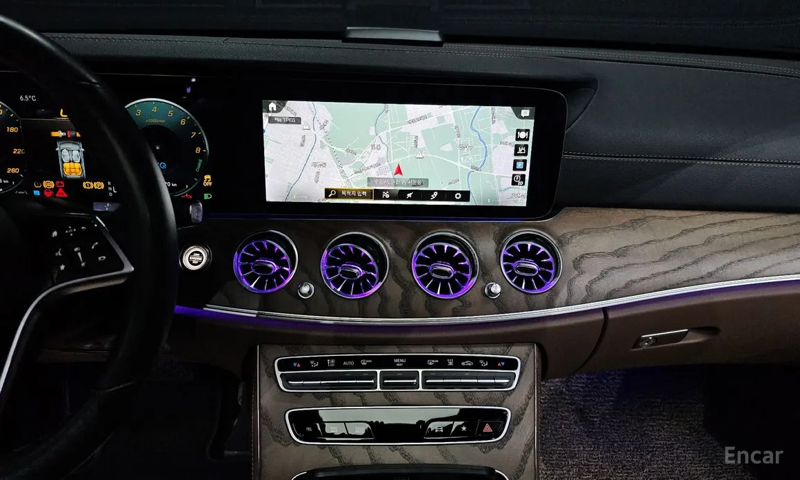 Фото 14 - Mercedes-Benz E-Class