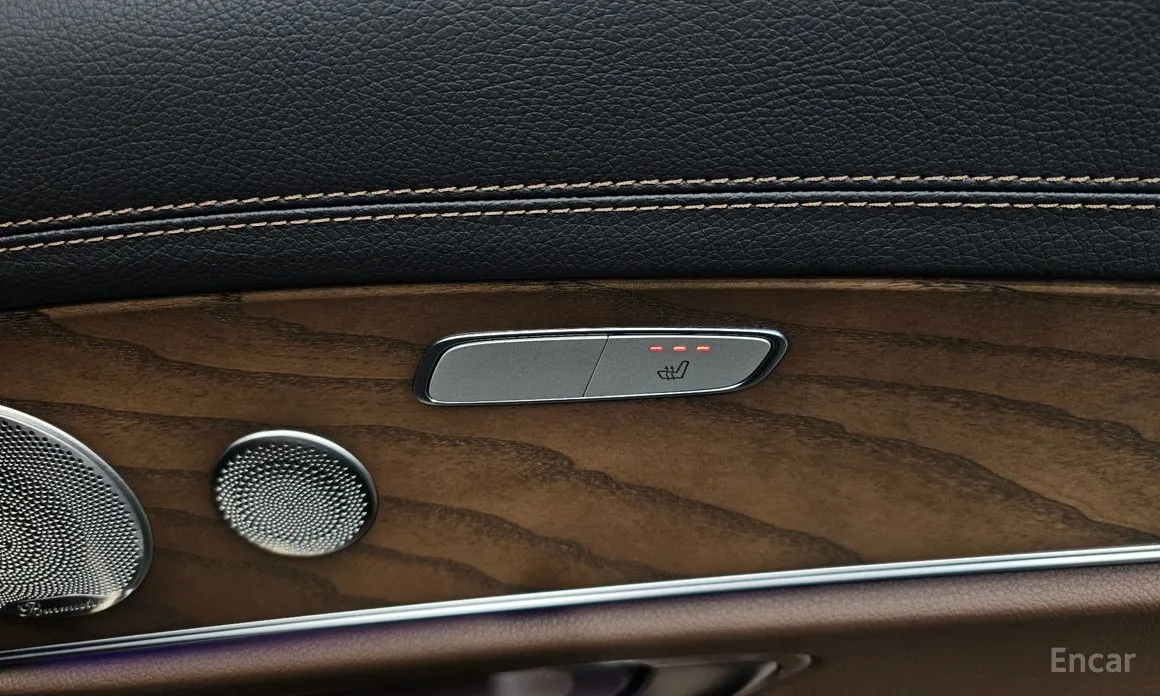 Фото 18 - Mercedes-Benz E-Class