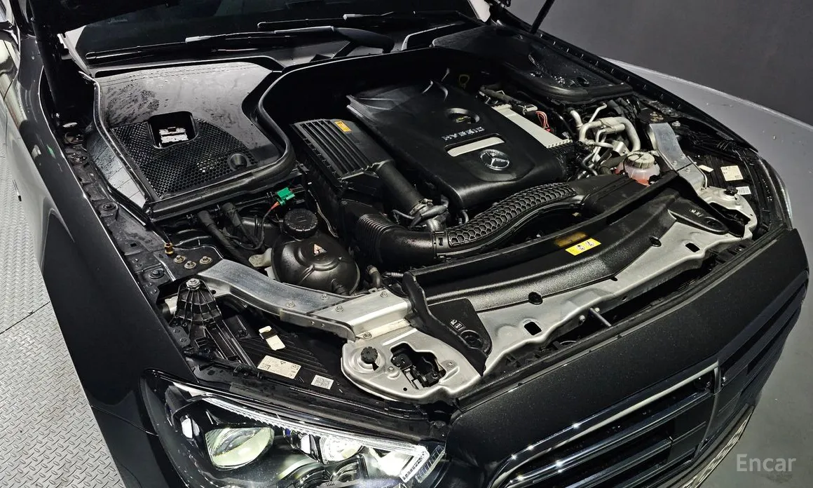 Фото 6 - Mercedes-Benz E-Class