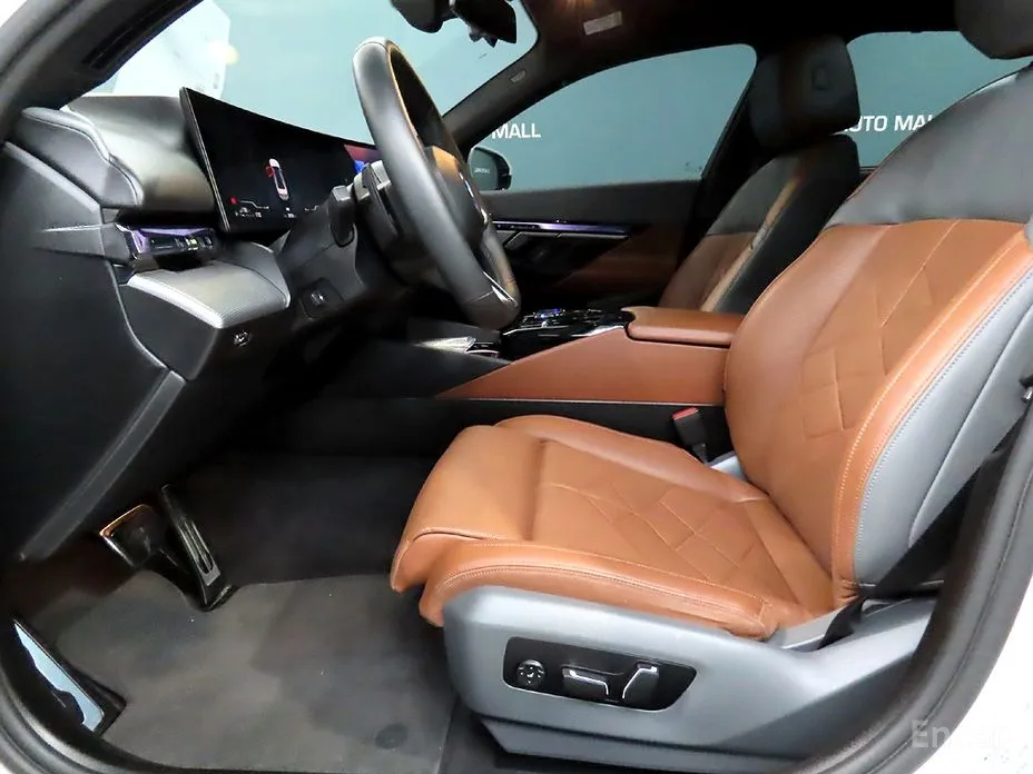 Фото 10 - BMW 5 Series