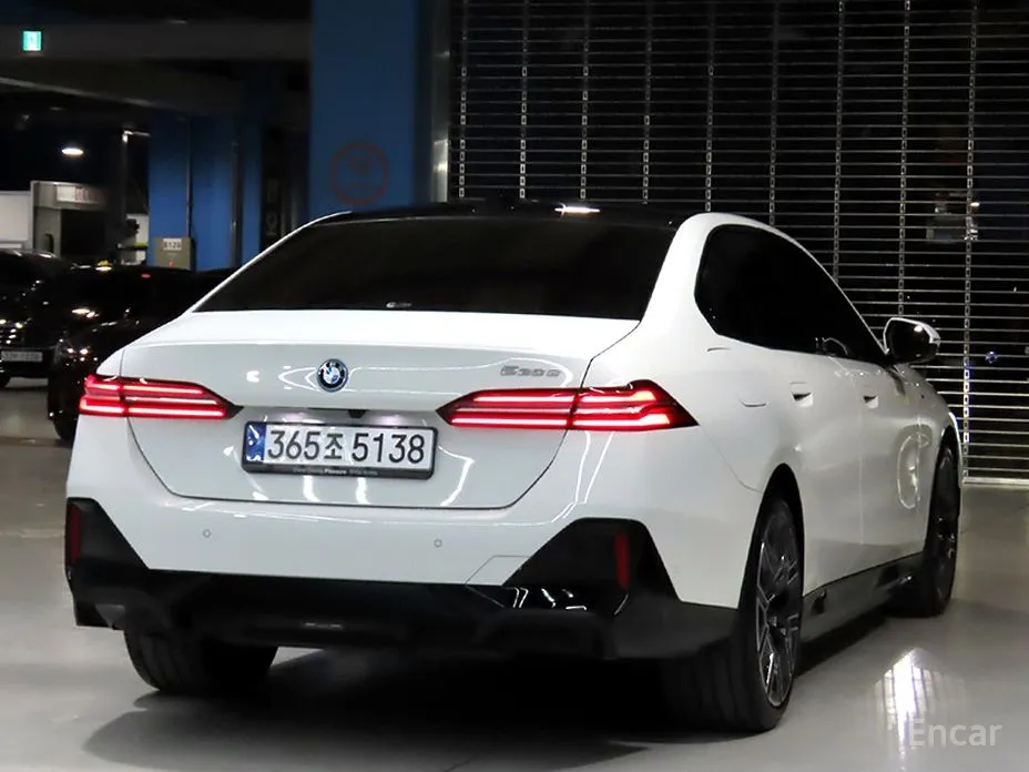 Фото 2 - BMW 5 Series