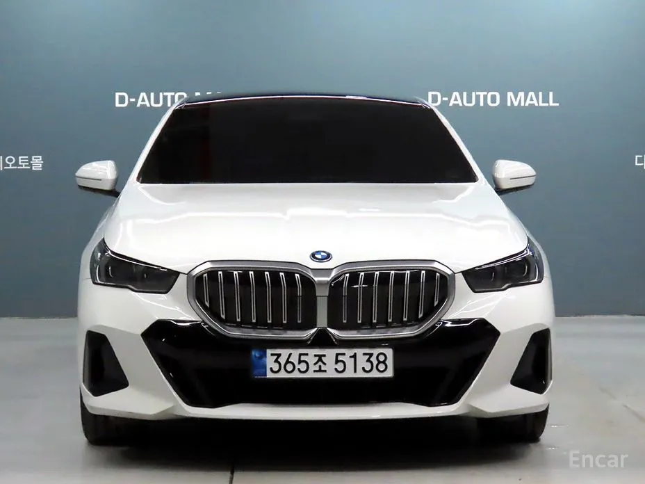 Фото 3 - BMW 5 Series