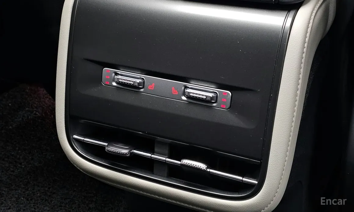 Фото 17 - Lincoln Nautilus