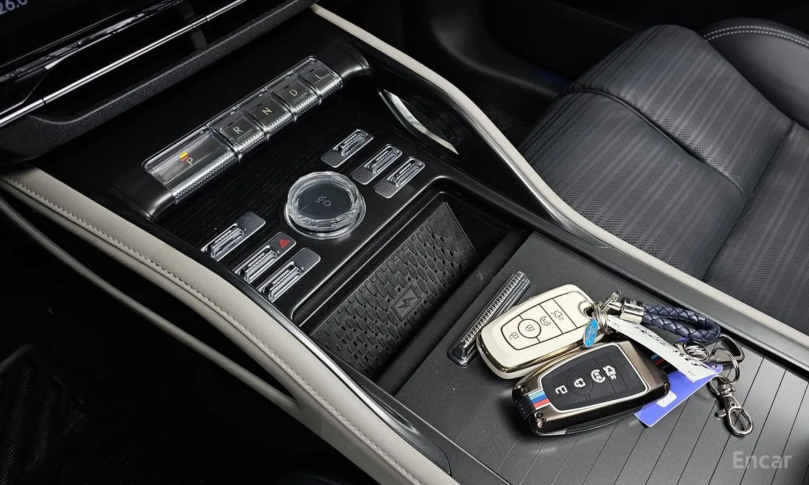 Фото 9 - Lincoln Nautilus