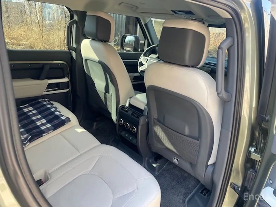 Фото 9 - Land Rover Defender