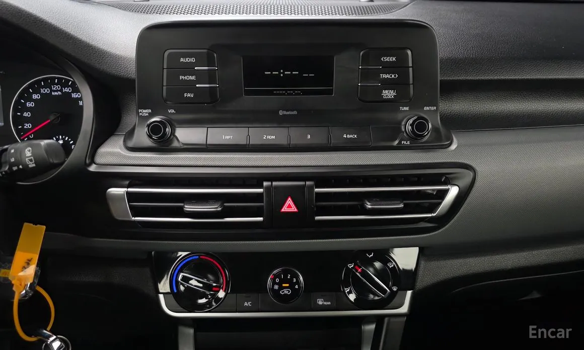 Фото 17 - Kia Seltos