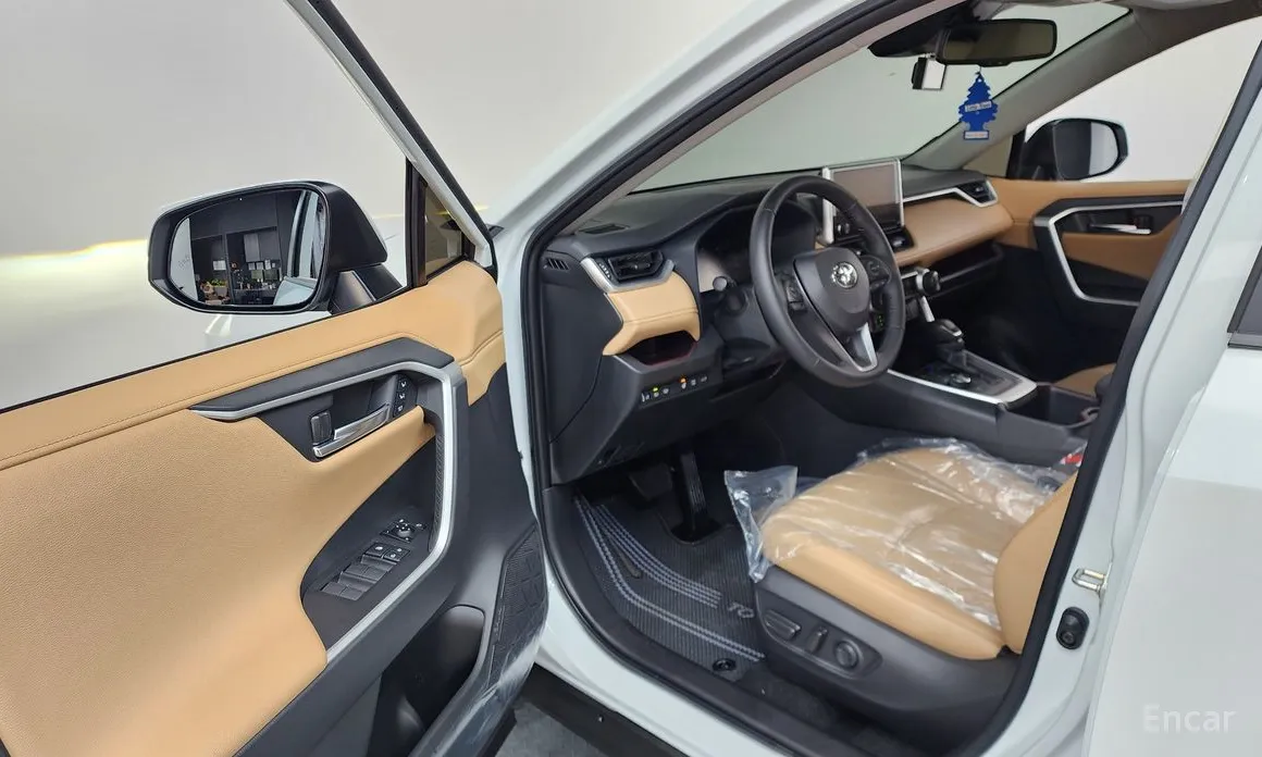 Фото 10 - Toyota RAV4