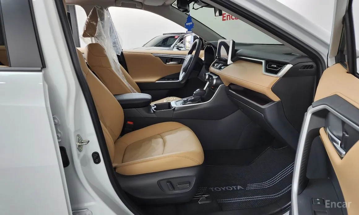 Фото 11 - Toyota RAV4