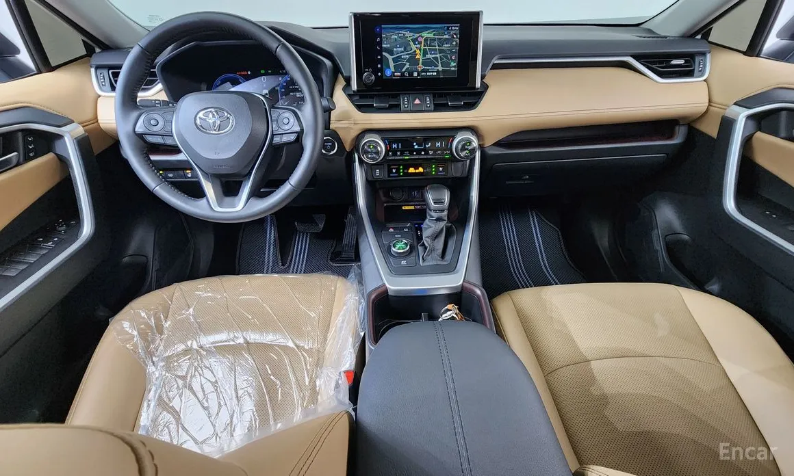 Фото 7 - Toyota RAV4