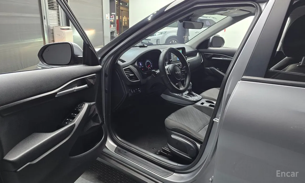 Фото 10 - Kia Seltos