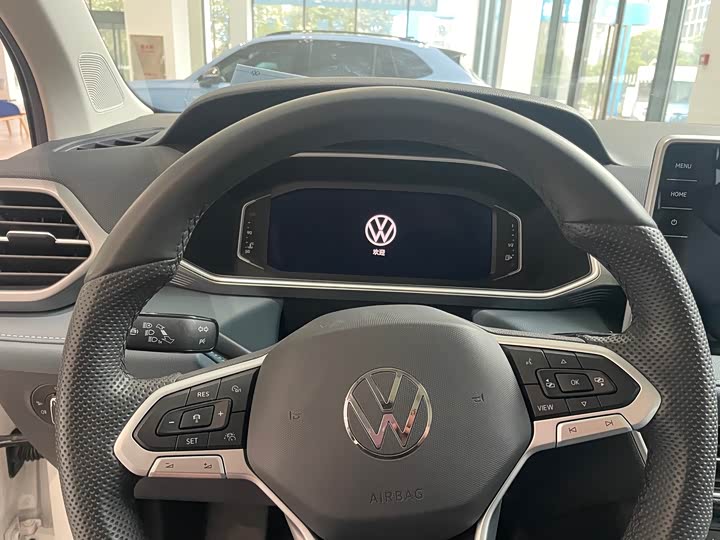 Фото 4 - Volkswagen Tharu