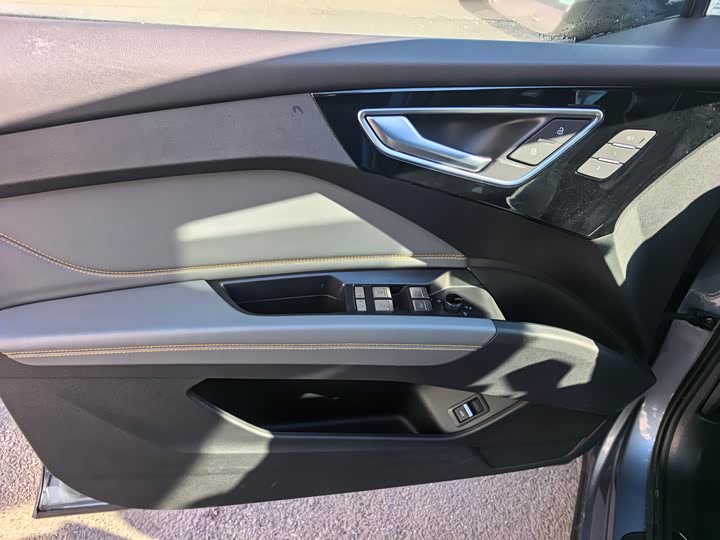 Фото 8 - Audi Q4 e-tron