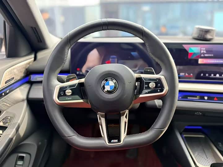 Фото 5 - BMW 5 Series