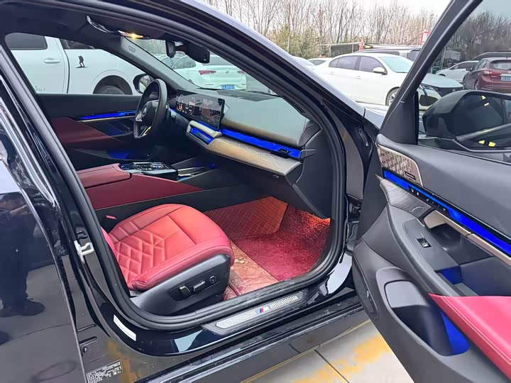 Фото 6 - BMW 5 Series