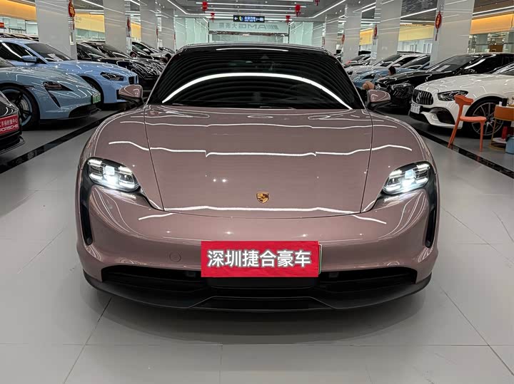 Фото 2 - Porsche Taycan