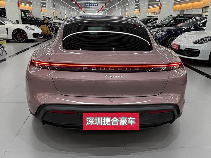 Фото 5 - Porsche Taycan