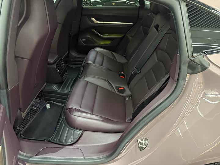 Фото 9 - Porsche Taycan