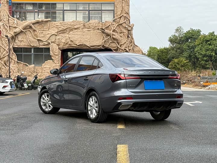 Фото 4 - Roewe i5