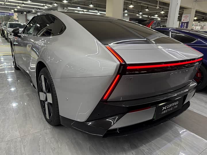 Фото 7 - XPeng P7