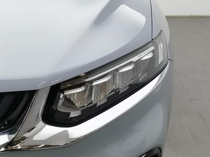 Фото 7 - Geely Tugella S