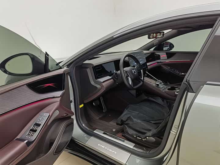 Фото 7 - Denza Z9GT