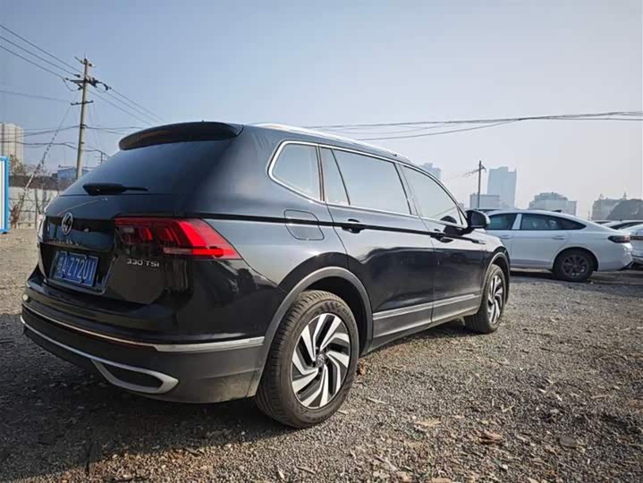 Фото 5 - Volkswagen Tiguan L Pro