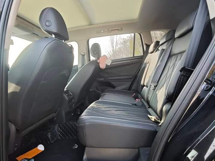 Фото 6 - Volkswagen Tiguan L Pro