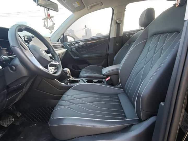 Фото 9 - Volkswagen Tiguan L Pro