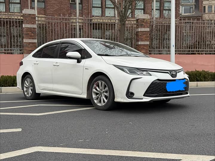 Фото 3 - Toyota Corolla