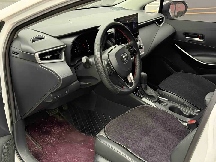 Фото 4 - Toyota Corolla