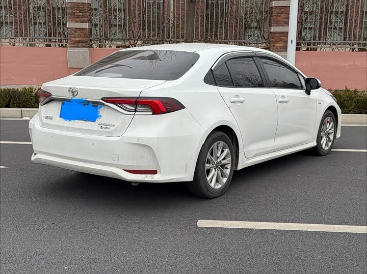 Фото 7 - Toyota Corolla